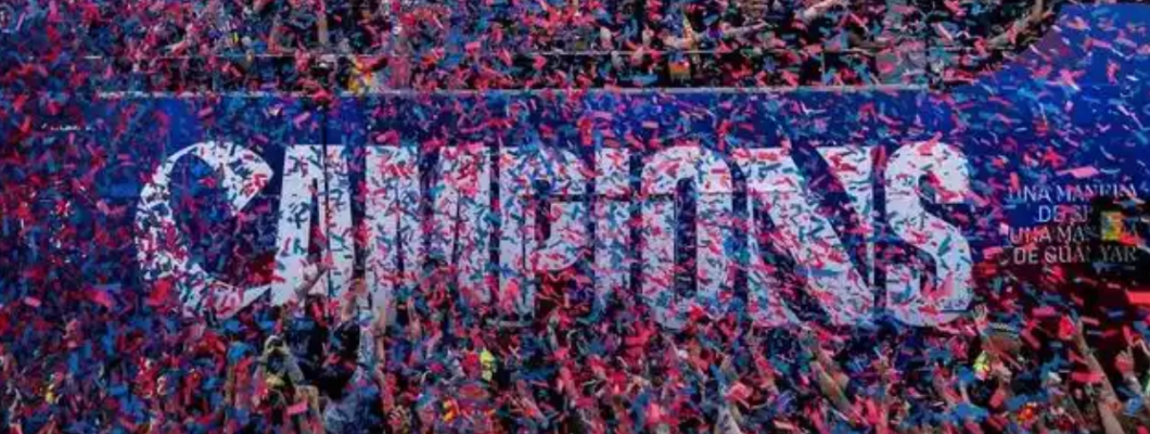 750 000 fanoušků zaplavilo ulice, aby byli svědky 5hodinových oslav 750 000 fanoušků zaplavilo ulice, aby byli svědky 5hodinových oslav
