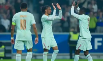 Olisého hattrick podtrhuje Mbappého slabý výkon