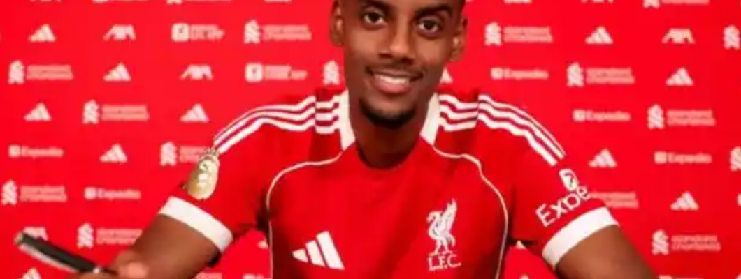 Liverpool oficiálně oznamuje podpis Isaka!