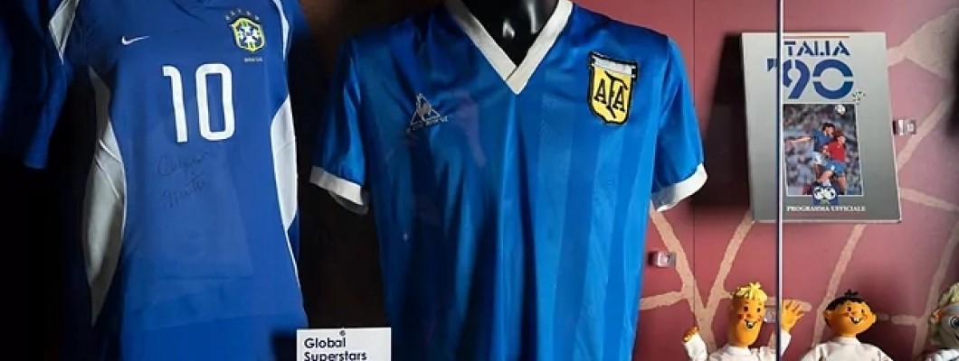 Maradonův dres do dražby